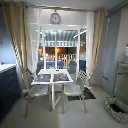 Loft Apartment With Sea View In Costa Adeje شقة